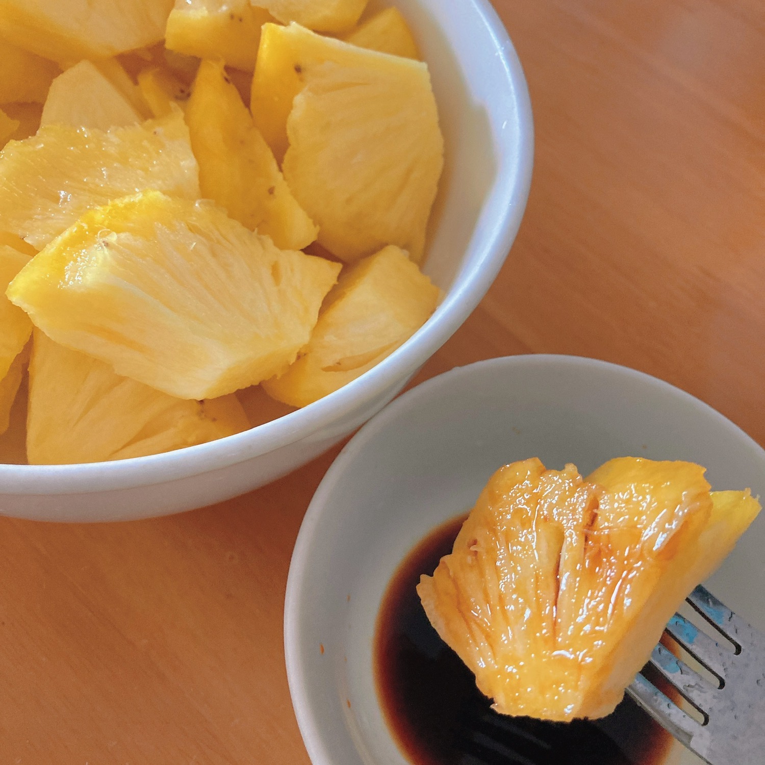 菠萝蘸酱油绝配