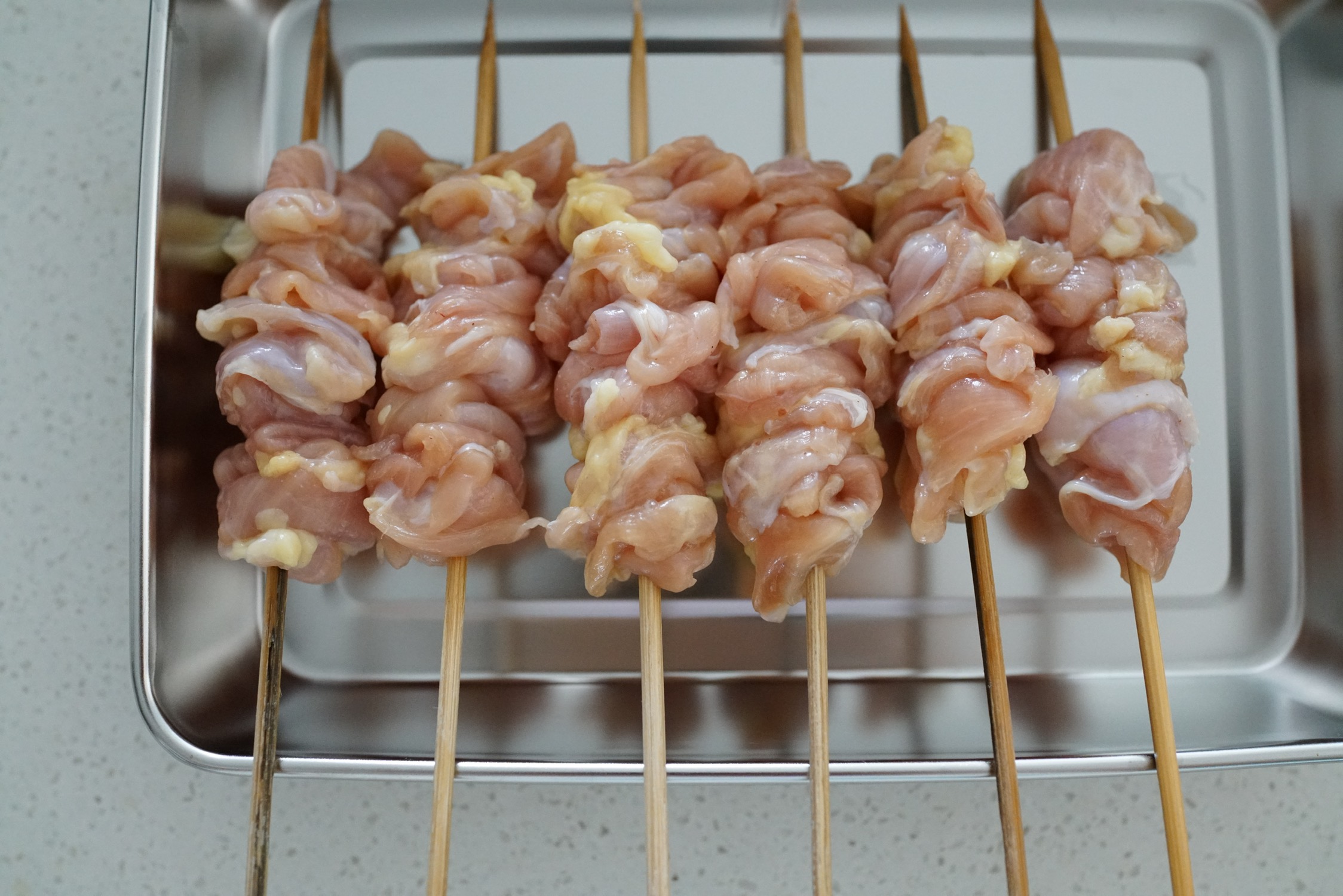 鸡94的横膈膜ハラミ,一层薄薄的肉膜,大部分切割方式会舍弃不